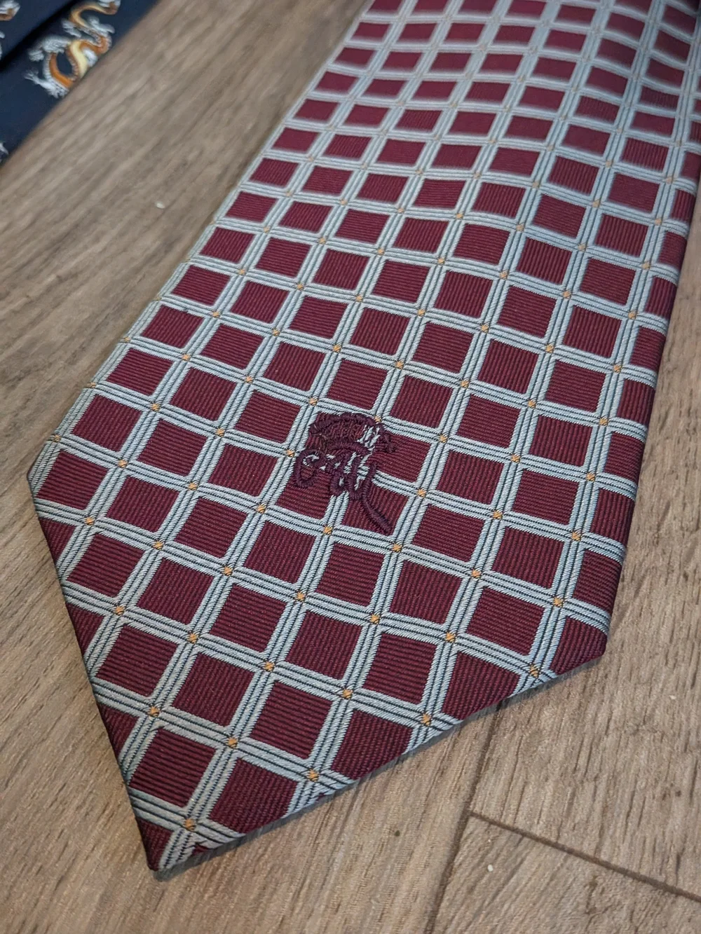 Vintage Countess Mara 100% Silk Necktie – Burgundy Squares Classic Professional